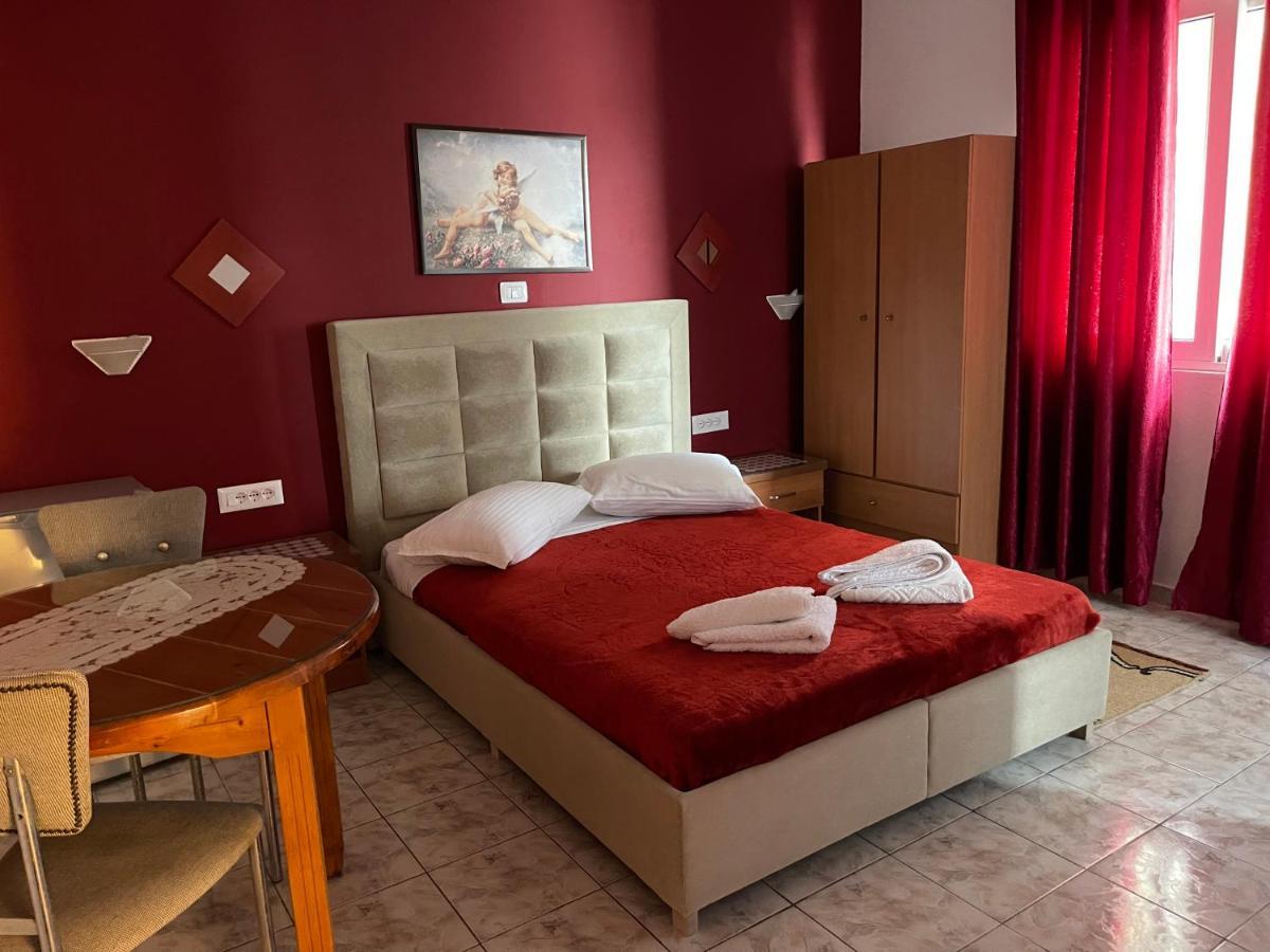 Oni'S Apartments Saranda Zewnętrze zdjęcie
